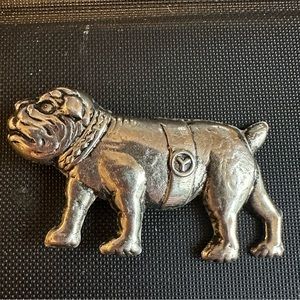 Vintage silver toned Yale Bulldog pin.